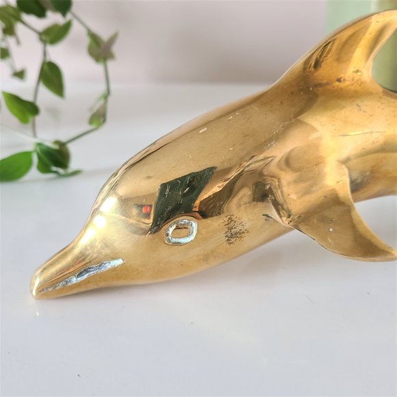 Vintage brass diving dolphin figurine. - Picture 3 of 6